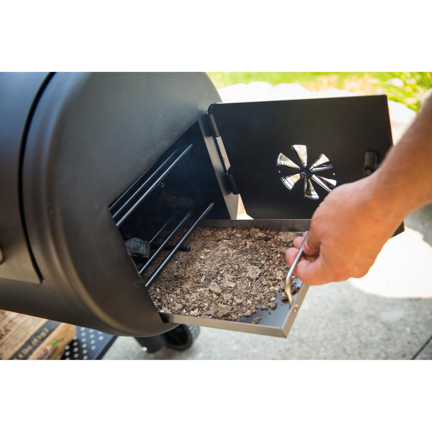 Broil King Smoke™ Offset 500 Grill and Smoker 958050 IMAGE 3